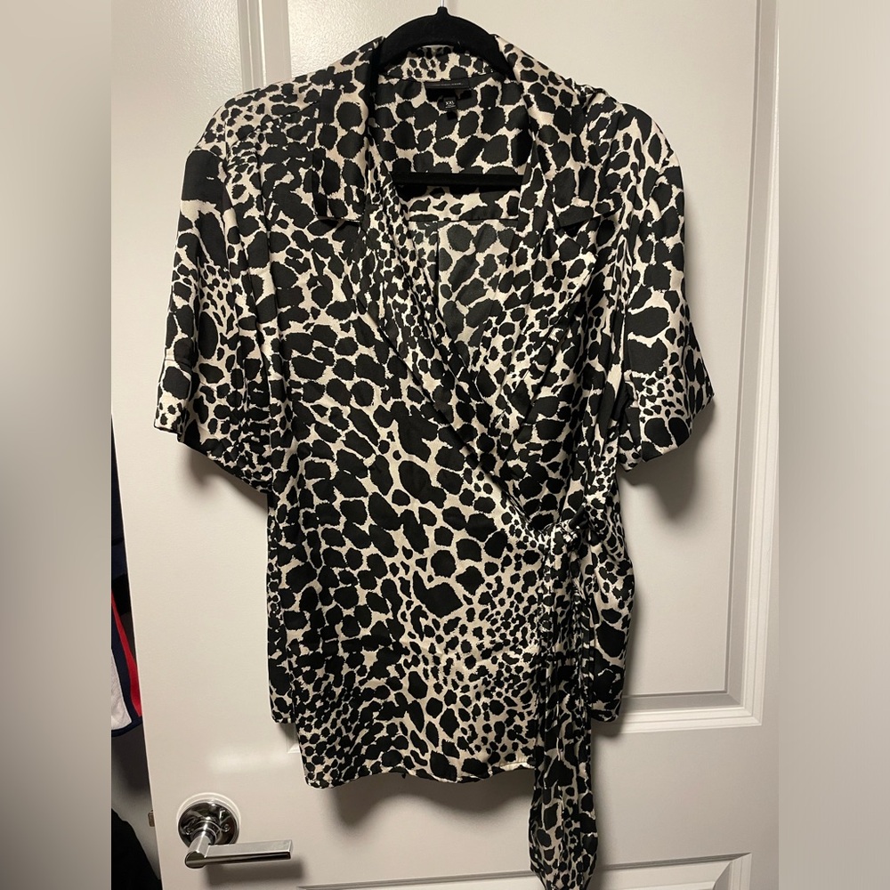 🖤🤍 dressy blouse